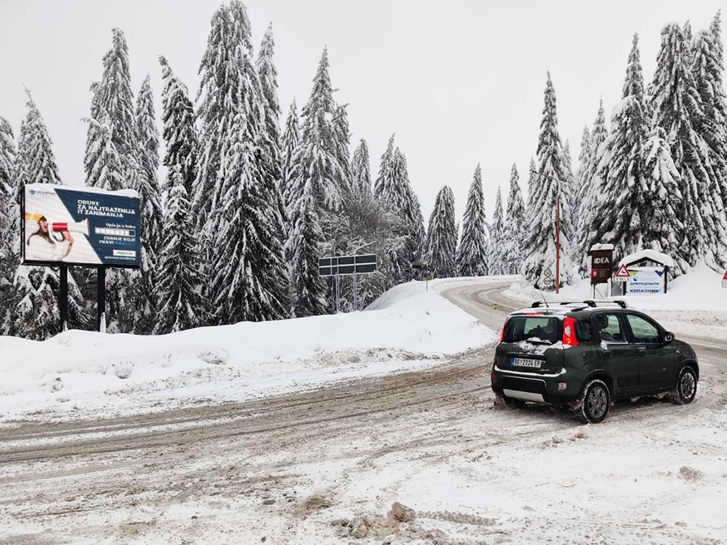 Outdoor oglašavanje na Kopaoniku,dvostrani led bilbord